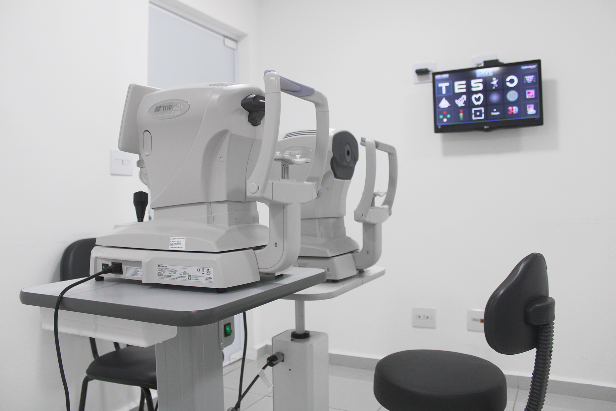 Avaliação Refrativa e Pressão Ocular - Auto Refrator e Tonômetro de Não Contato (NCT)